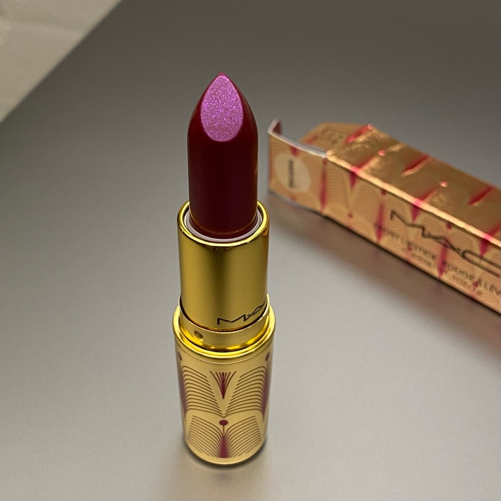 MAC “M.A.Cgenta” Lipstick